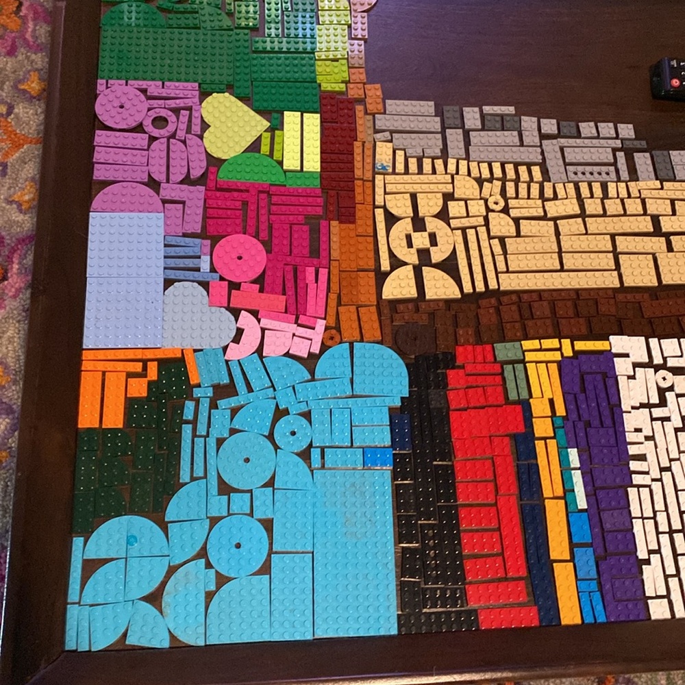 752 LEGO Pieces /  Over 2 Pounds Multiple colors and sizes / Flat Legos